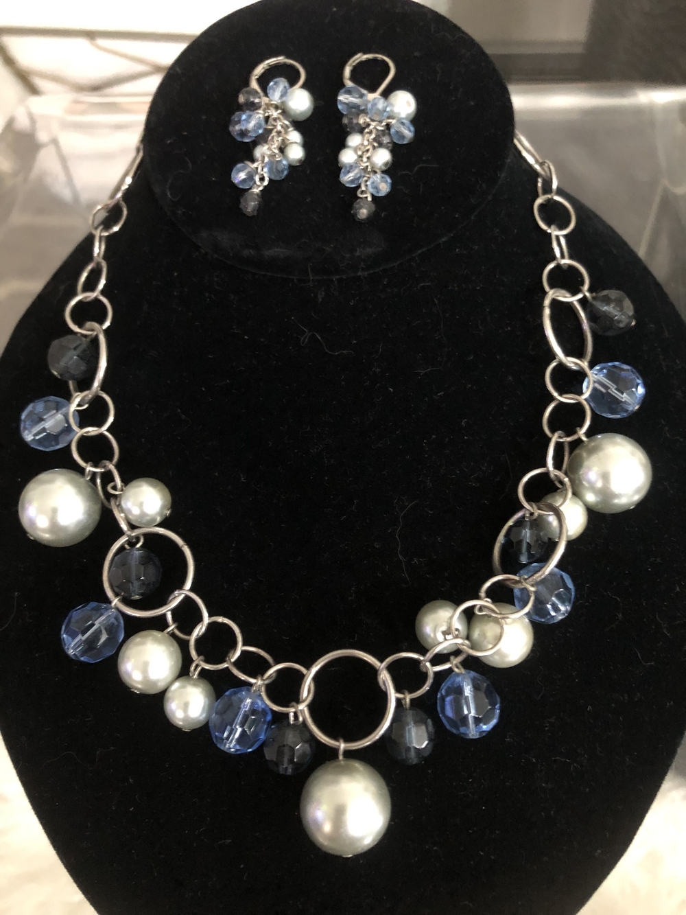 Vintage Y2K Silver Tone Cluster Bib Necklace & Matching Drop Earrings Set